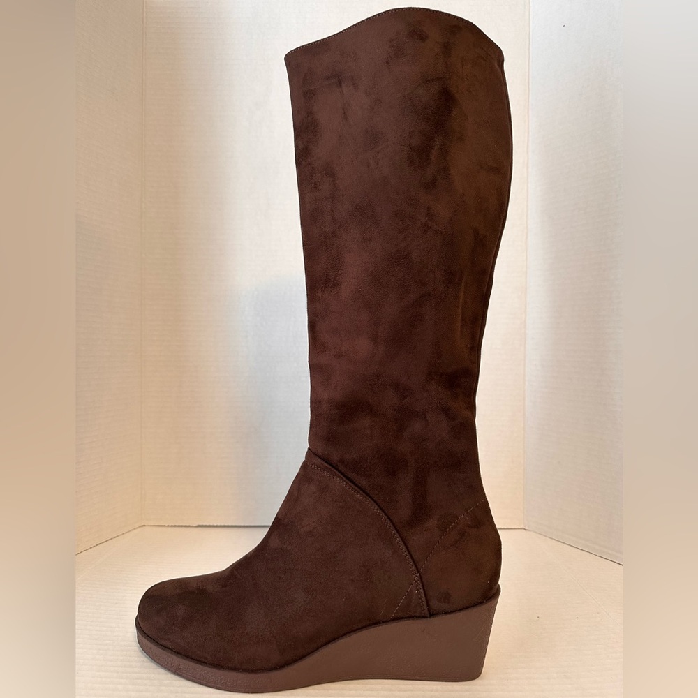 Aerosoles Binocular Wedge Boot (New) - Picture 2 of 12